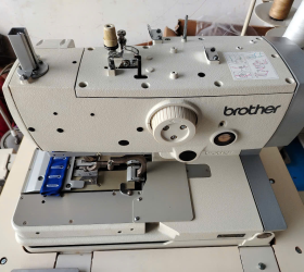 MÁY THÙA KHUY ĐẦU TRÒN BROTHER RH-9820