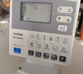 MÁY THÙA KHUY ĐẦU TRÒN BROTHER RH-9820